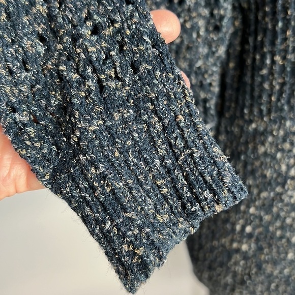 STARING AT STARS SMALL BLUE AND TAN LOOSE KNIT SWEATER - Picture 4 of 7